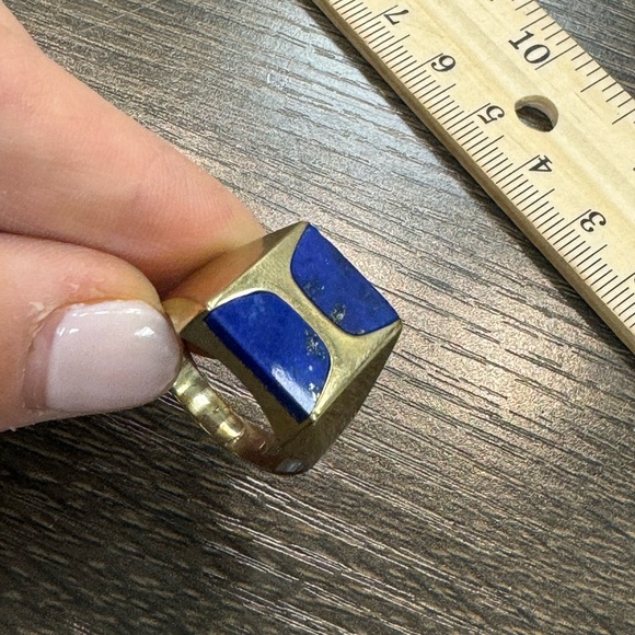 9K yellow gold and Lapis Lazuli men’s bold ring 5.4g Size 9